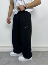 Load image into Gallery viewer, 🔥Vintage *PREMIUM* RARE 2025 Baggy Nike Joggers