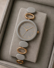 Load image into Gallery viewer, Women’s Stylish Oval Dial Bracelet Watch Elegant Fashion Watch