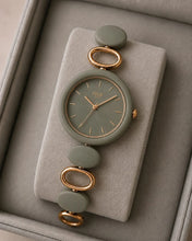 Load image into Gallery viewer, Women’s Stylish Oval Dial Bracelet Watch Elegant Fashion Watch
