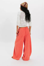 Load image into Gallery viewer, Sun Dazed Cotton-Linen Striped Pants
