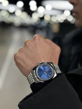 Load image into Gallery viewer, ⏳Time-limited Special⌛Galactic blue and purple Galaxy Dial watch with Sparkling Rhinestones
