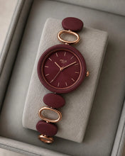 Load image into Gallery viewer, Women’s Stylish Oval Dial Bracelet Watch Elegant Fashion Watch
