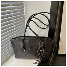 Load image into Gallery viewer, 👝Women's Elegant Solid Color Large Capacity Shoulder Bag | Trendy Versatile Tote for Daily Commute &amp; Casual Use
